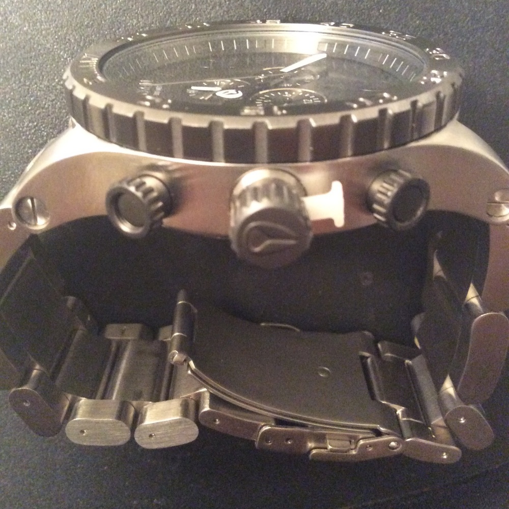 NIXON 51-30 Chronograph Gunmetal Dial - Picture 2 of 8